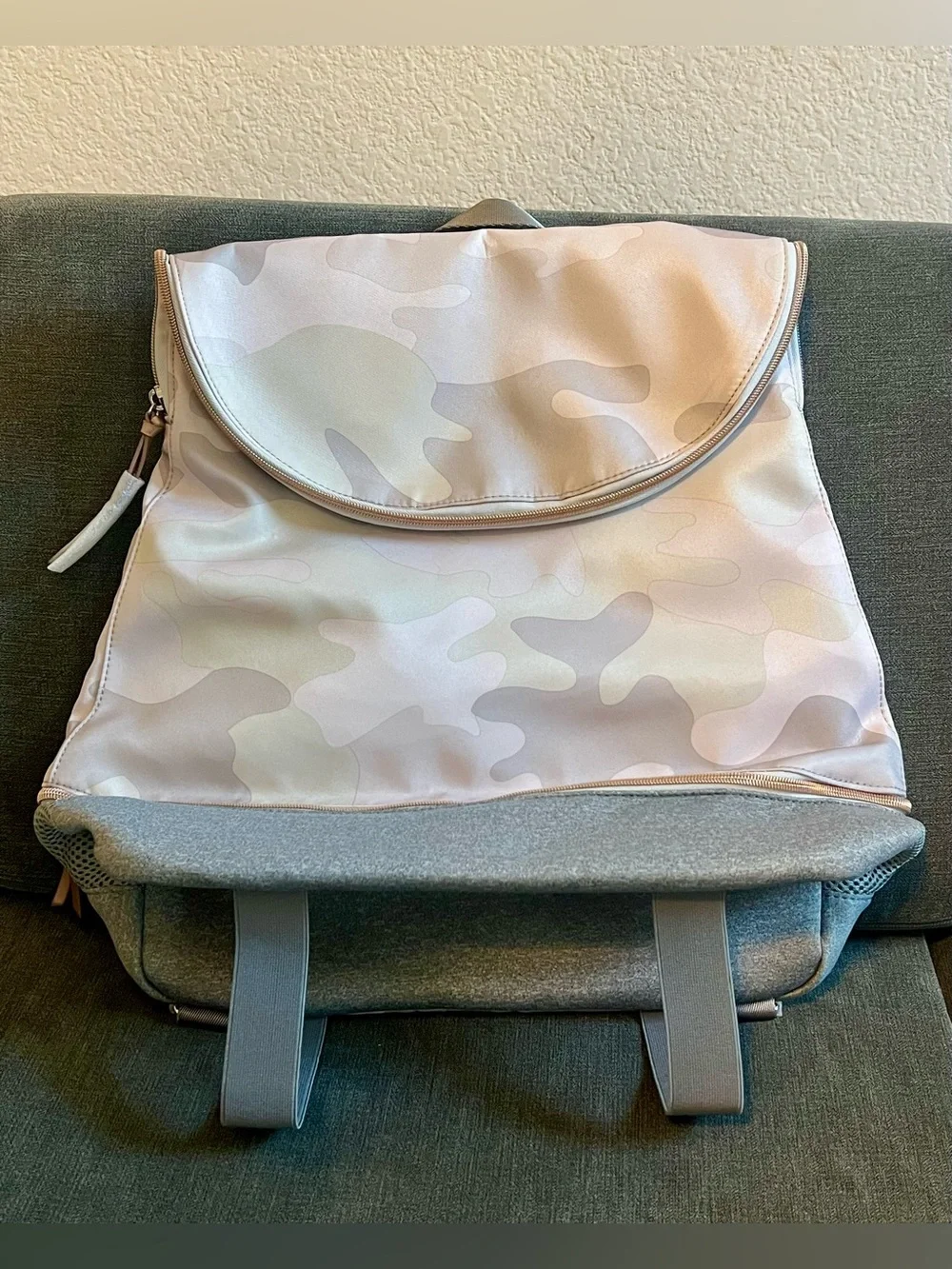 Stella & Dot Crush It Backpack Blush Camo NEW Carry On Diaper Bag Yoga Straps